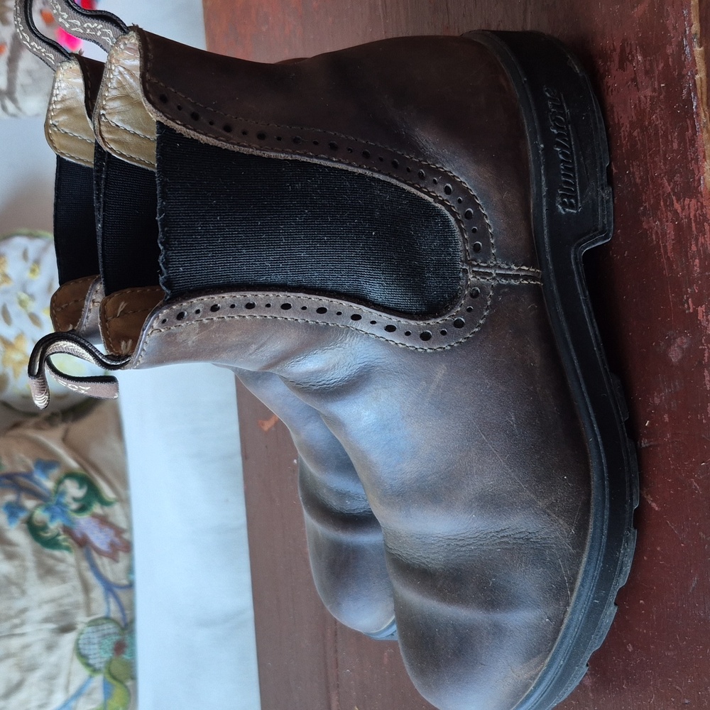 Blundstone 4.5  Dark Brown Leather Boots